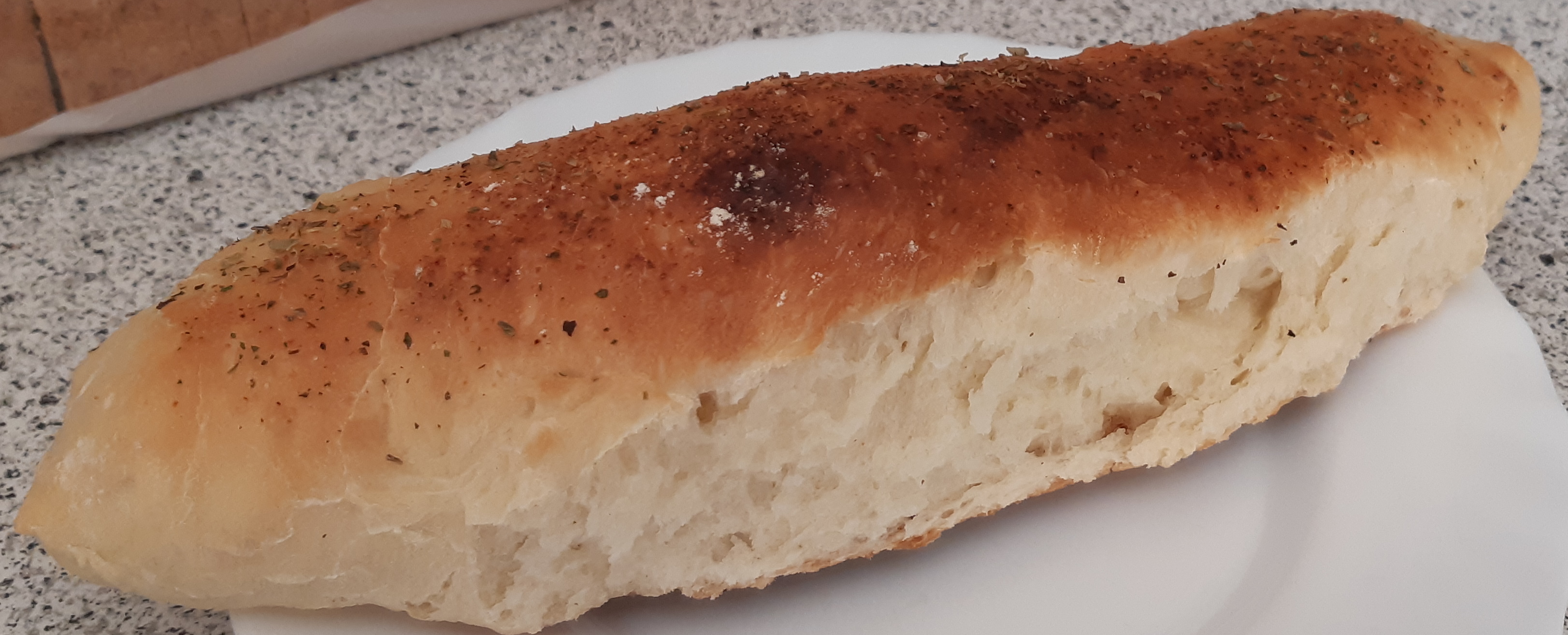 Een lekker broodje met kruiden.